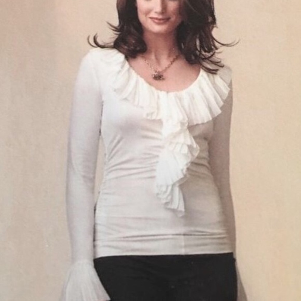 CAbi Gardenia Stretchy Top